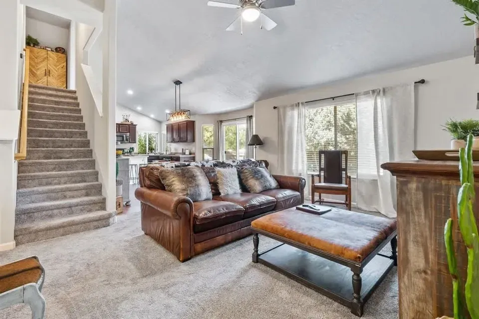 4 Bed 2 Bath Contemporary High-Rise Condo in Nampa, ID - 2