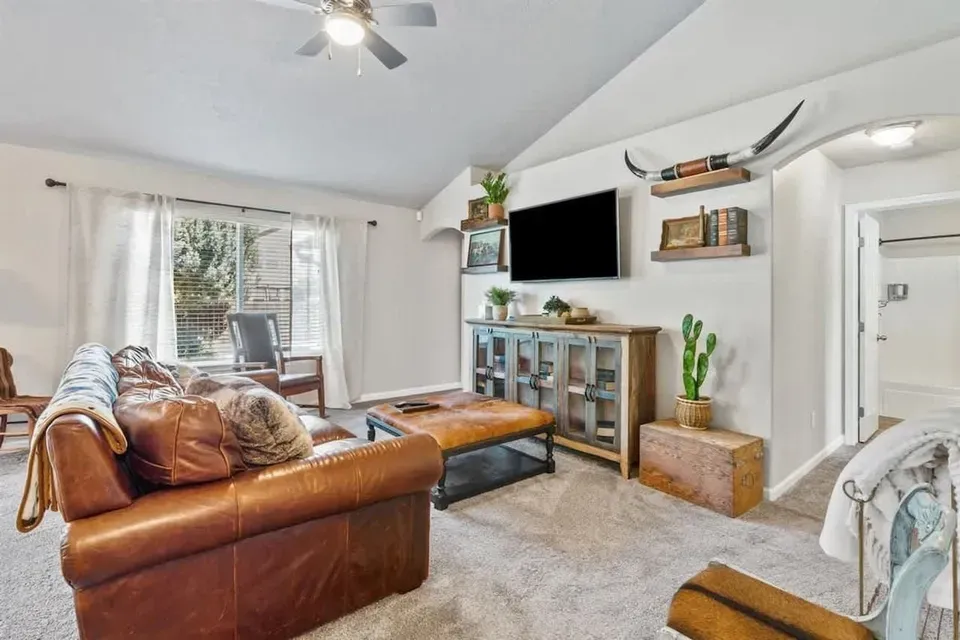 4 Bed 2 Bath Contemporary High-Rise Condo in Nampa, ID - 3