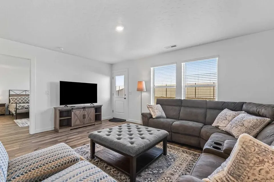 4 Bed 2 Bath Contemporary High-Rise Condo in Nampa, ID - 2