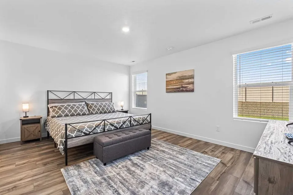 4 Bed 2 Bath Contemporary High-Rise Condo in Nampa, ID - 5