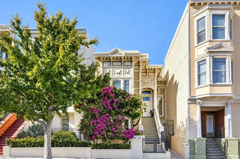 4 Bed 2 Bath Contemporary High-Rise Condo in San Francisco, CA - 1