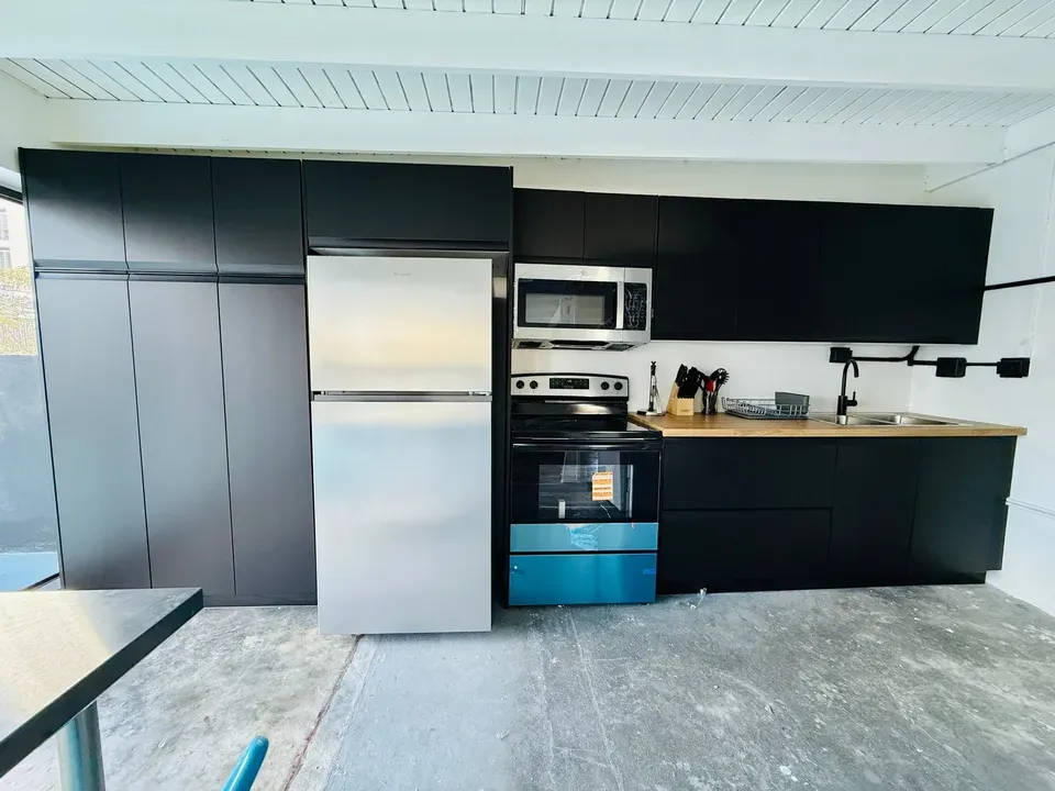 4 Bed 2 Bath Contemporary High-Rise Condo in San Juan, PR - 4