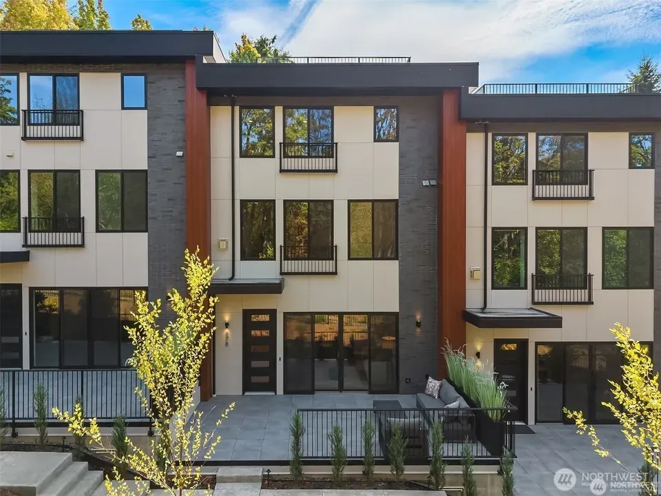 4 Bed 2 Bath Contemporary Multi-Level Townhome in Bellevue, WA - 2