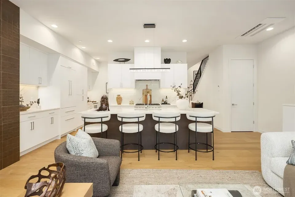 4 Bed 2 Bath Contemporary Multi-Level Townhome in Bellevue, WA - 5