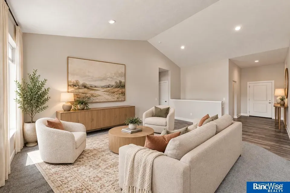 4 Bed 2 Bath Contemporary Multi-Level Townhome in Lincoln, NE - 3