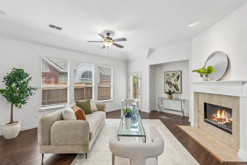 4 Bed 2 Bath Established Contemporary Home in Allen, TX - 3