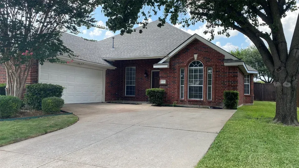 4 Bed 2 Bath Established Contemporary Home in Allen, TX - 1