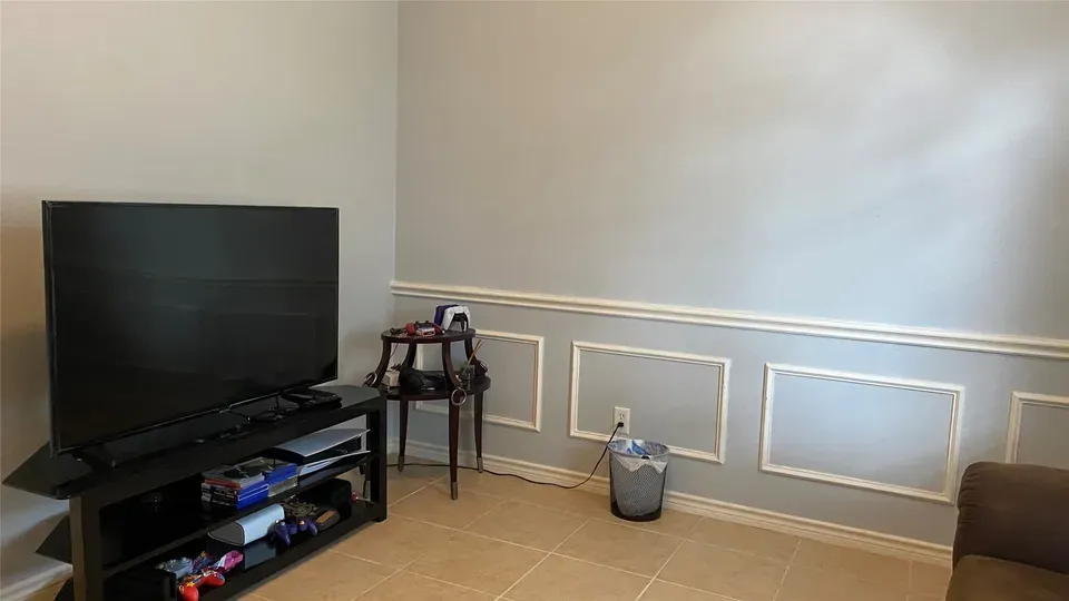 4 Bed 2 Bath Established Contemporary Home in Allen, TX - 5