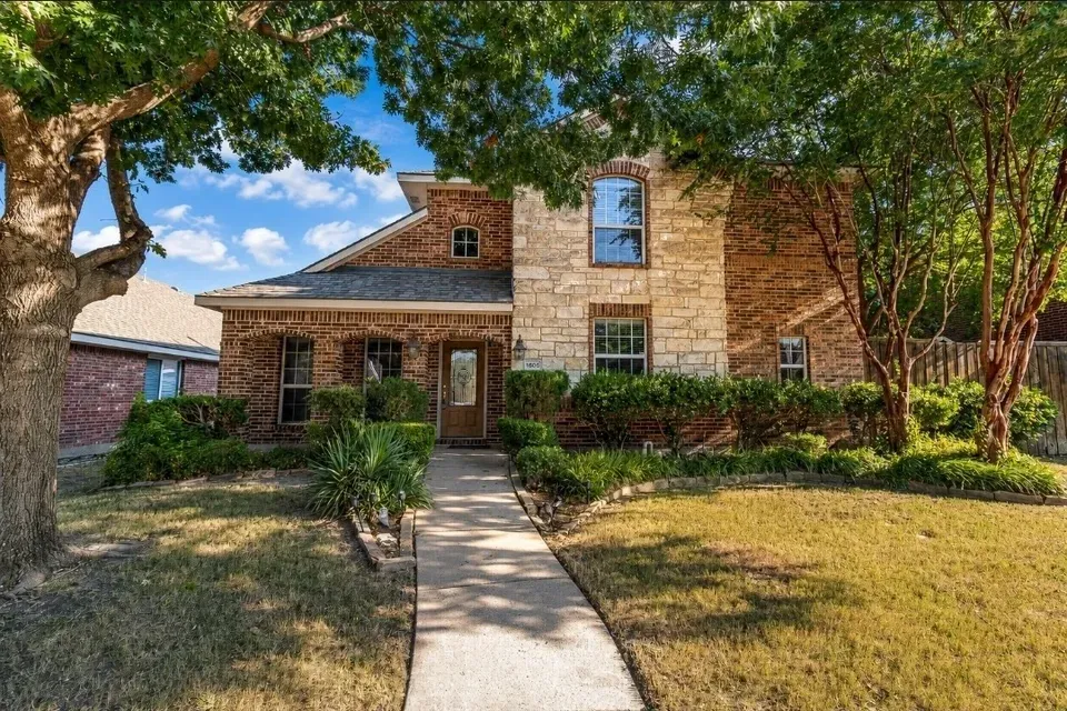 4 Bed 2 Bath Established Contemporary Home in Allen, TX