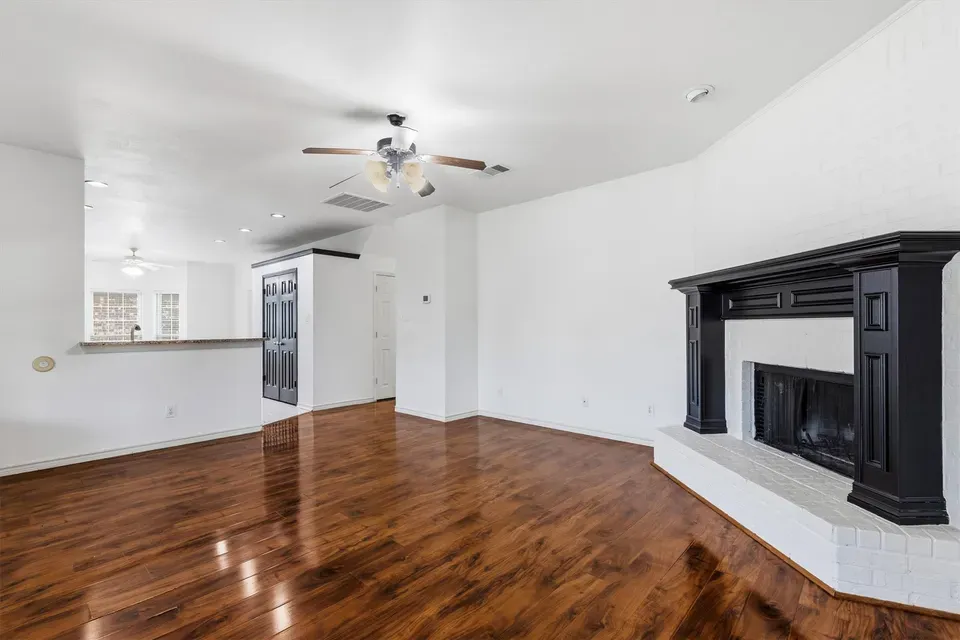 4 Bed 2 Bath Established Contemporary Home in Allen, TX - 4