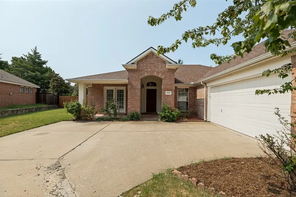 4 Bed 2 Bath Established Contemporary Home in Allen, TX - 1