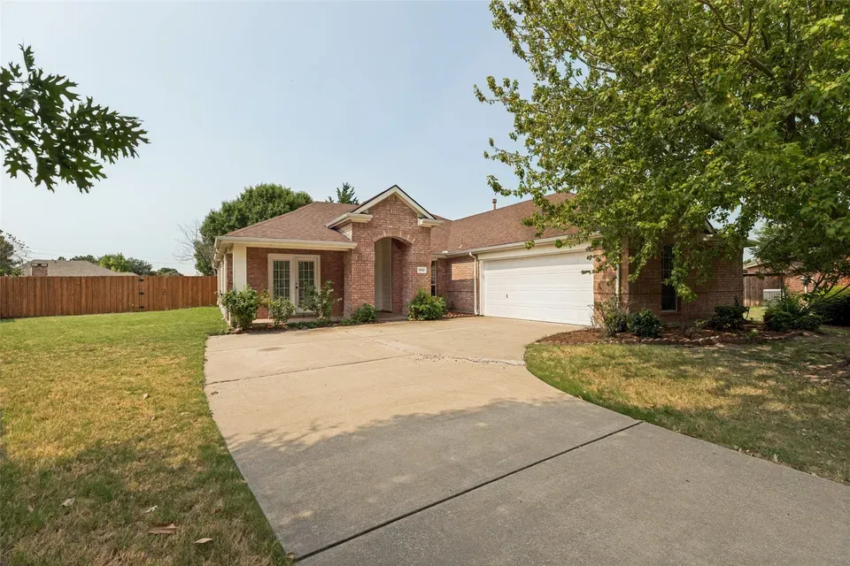 4 Bed 2 Bath Established Contemporary Home in Allen, TX - 2