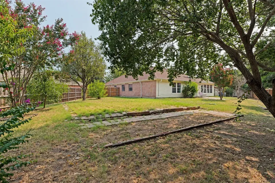 4 Bed 2 Bath Established Contemporary Home in Allen, TX - 3
