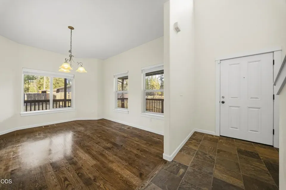 4 Bed 2 Bath Established Contemporary Home in Bend, OR - 3