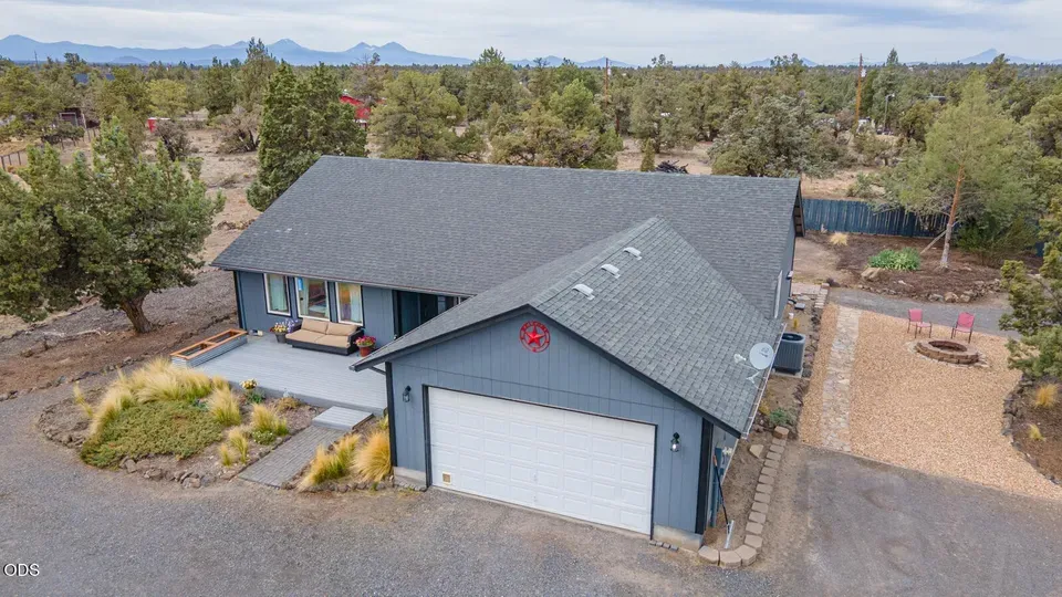 4 Bed 2 Bath Established Contemporary Home in Bend, OR - 5
