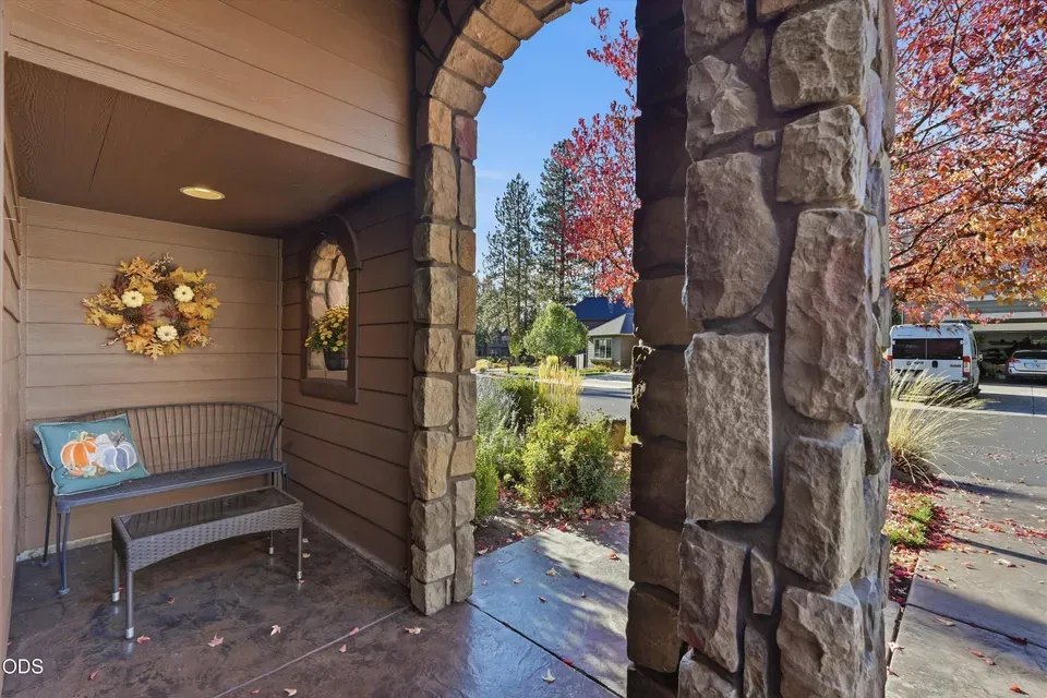 4 Bed 2 Bath Established Contemporary Home in Bend, OR - 5