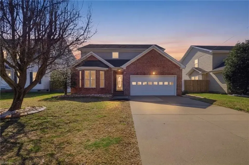4 Bed 2 Bath Established Contemporary Home in Chesapeake, VA