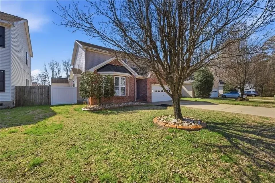 4 Bed 2 Bath Established Contemporary Home in Chesapeake, VA - 2