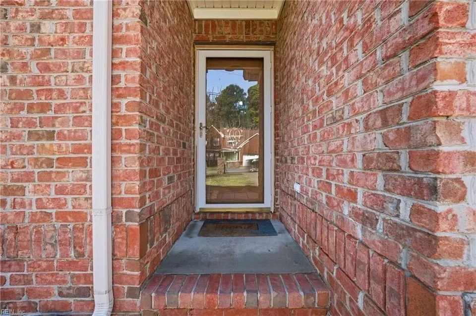 4 Bed 2 Bath Established Contemporary Home in Chesapeake, VA - 5