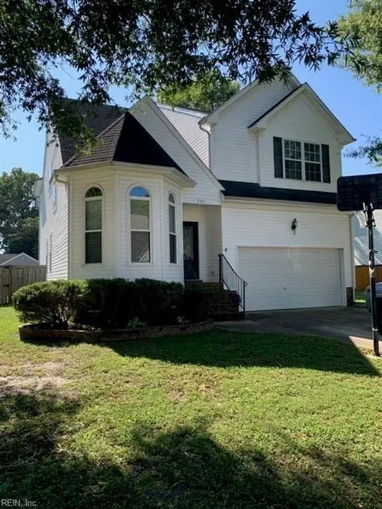 4 Bed 2 Bath Established Contemporary Home in Chesapeake, VA