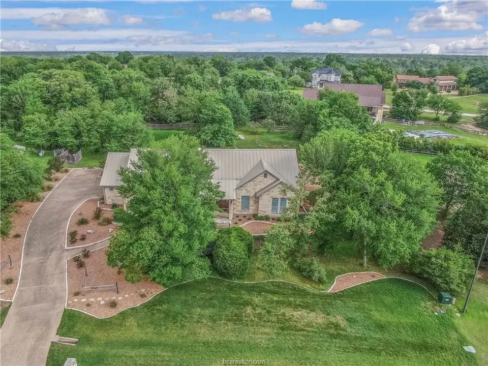 4 Bed 2 Bath Established Contemporary Home in College Station, TX