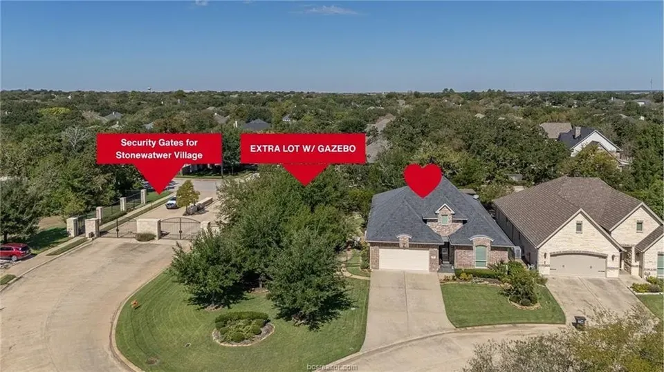 4 Bed 2 Bath Established Contemporary Home in College Station, TX - 2