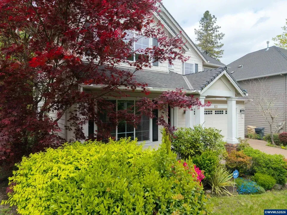 4 Bed 2 Bath Established Contemporary Home in Corvallis, OR - 2