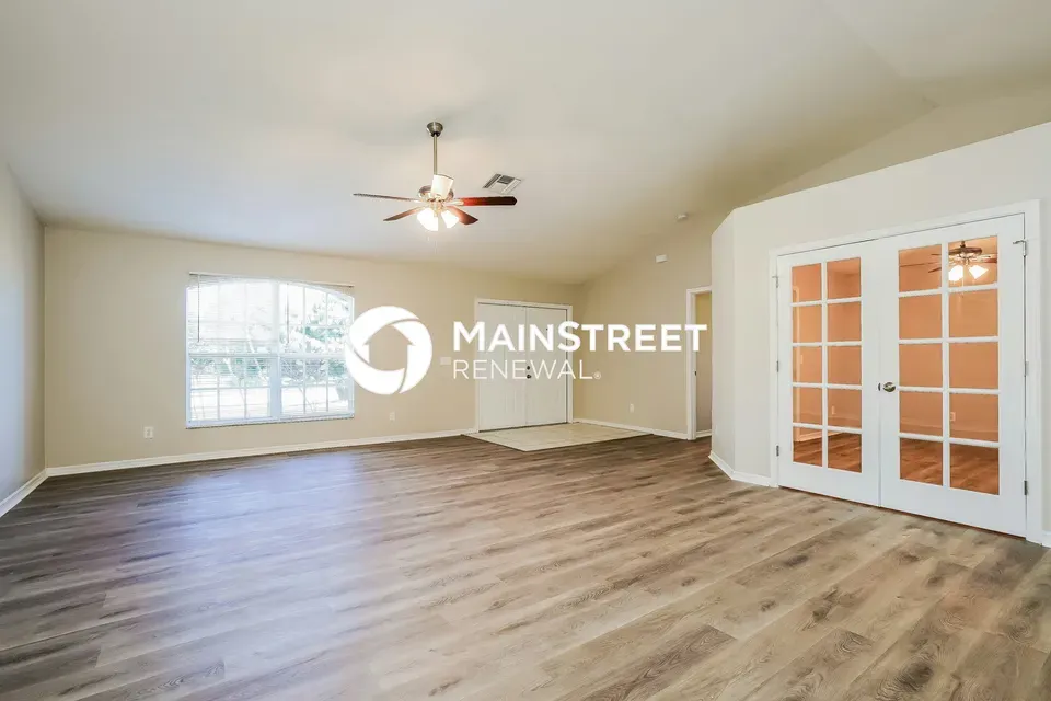 4 Bed 2 Bath Established Contemporary Home in Fort Myers, FL - 4