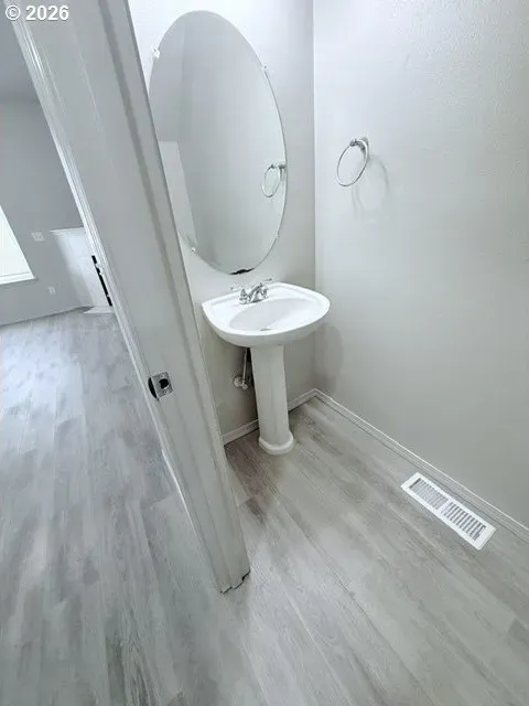 4 Bed 2 Bath Established Contemporary Home in Hillsboro, OR - 3