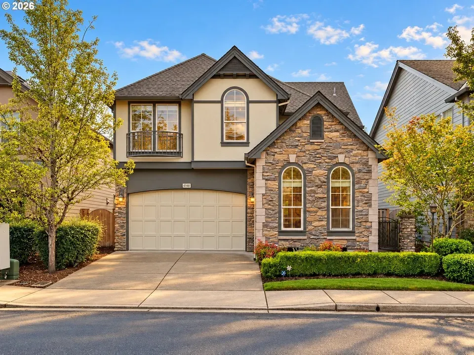 4 Bed 2 Bath Established Contemporary Home in Hillsboro, OR - 1