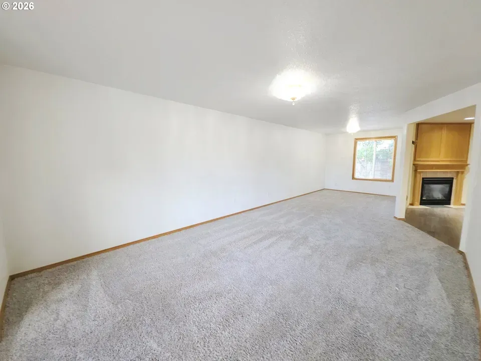 4 Bed 2 Bath Established Contemporary Home in Hillsboro, OR - 3