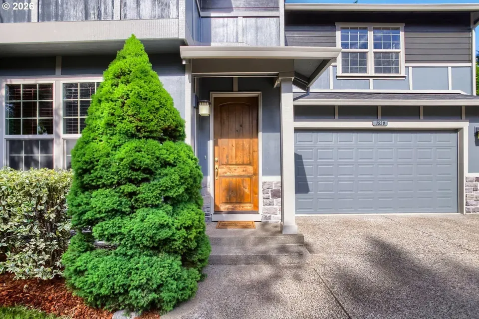 4 Bed 2 Bath Established Contemporary Home in Hillsboro, OR - 2