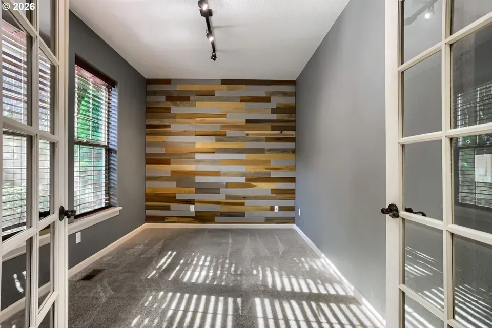 4 Bed 2 Bath Established Contemporary Home in Hillsboro, OR - 3