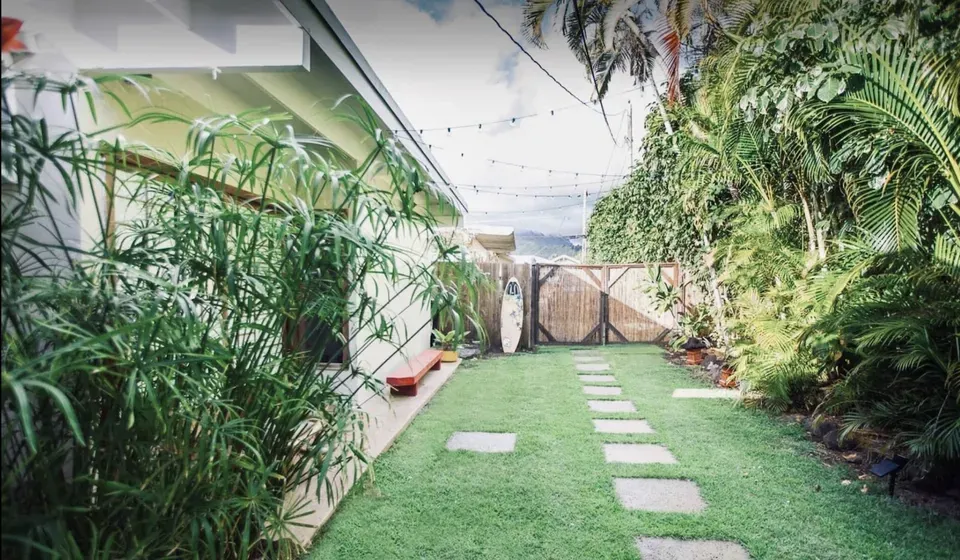 4 Bed 2 Bath Established Contemporary Home in Kailua, HI