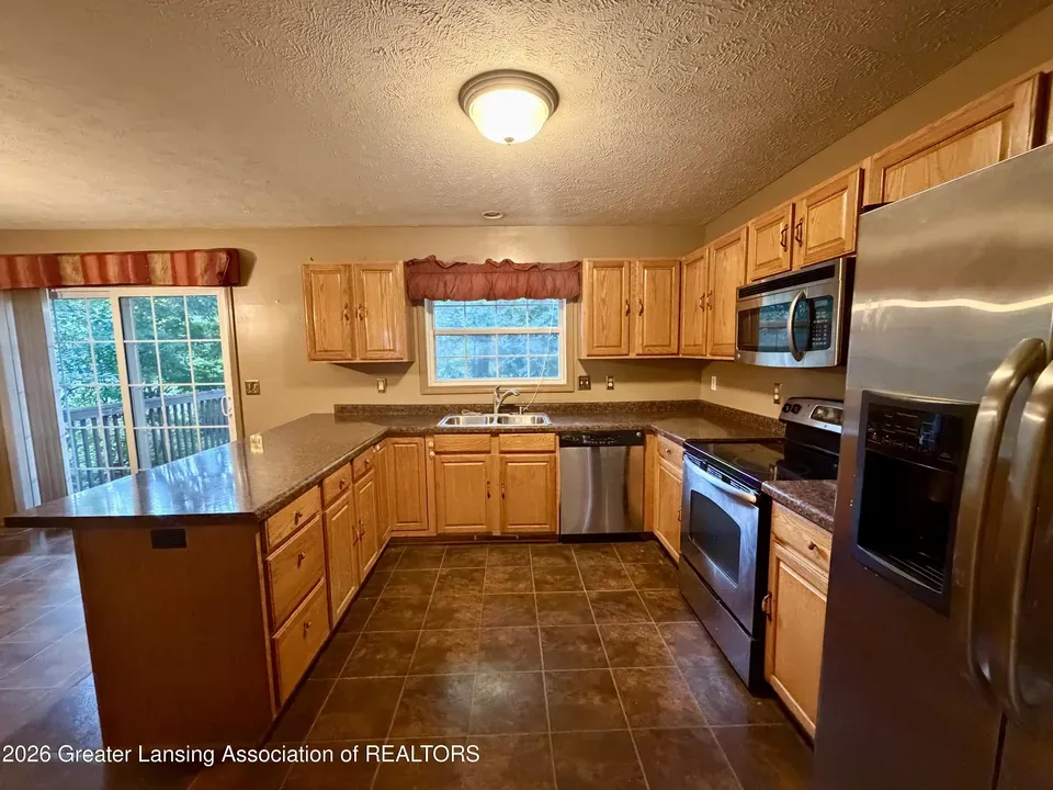 4 Bed 2 Bath Established Contemporary Home in Lansing, MI - 3