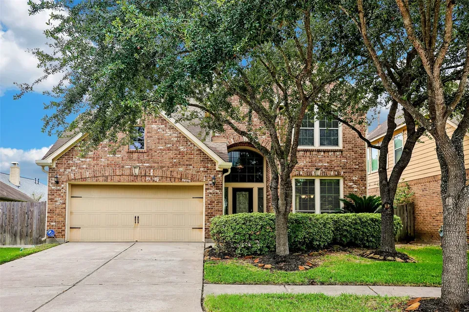 4 Bed 2 Bath Established Contemporary Home in League City, TX - 1