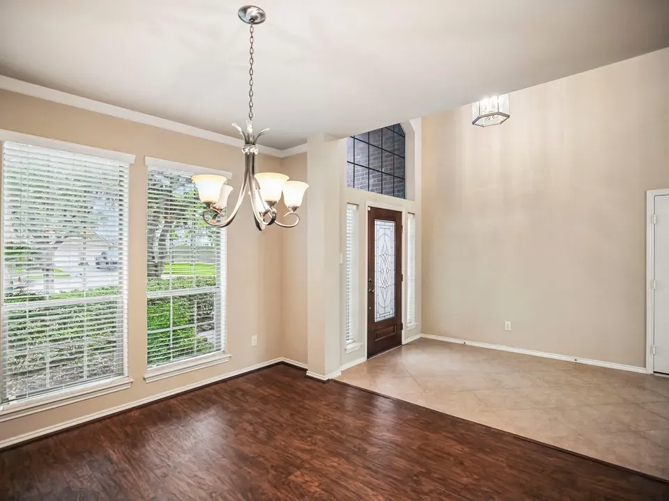 4 Bed 2 Bath Established Contemporary Home in League City, TX - 4
