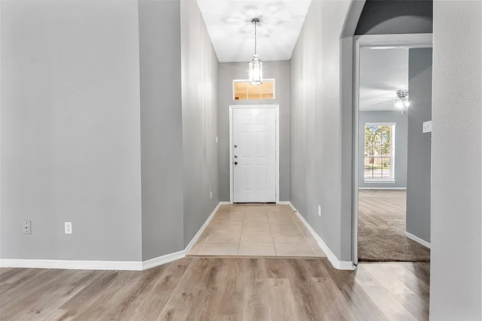 4 Bed 2 Bath Established Contemporary Home in League City, TX - 4