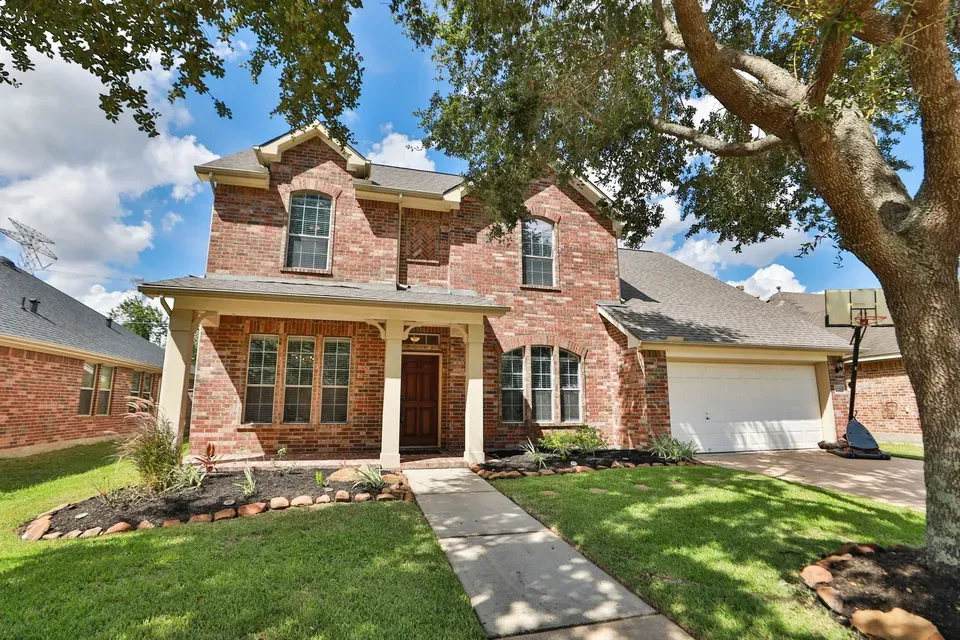 4 Bed 2 Bath Established Contemporary Home in League City, TX - 5