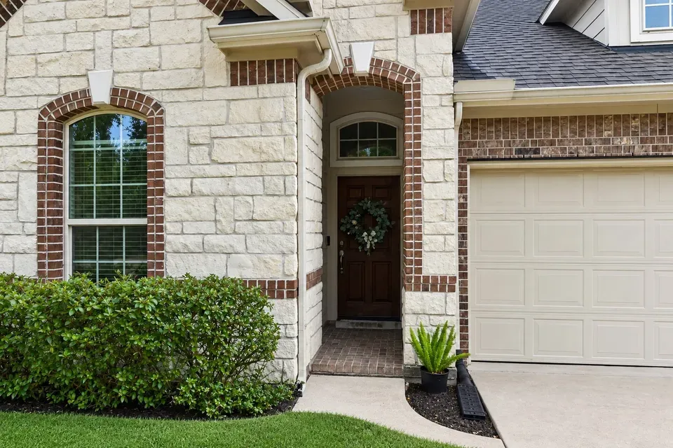 4 Bed 2 Bath Established Contemporary Home in League City, TX - 3
