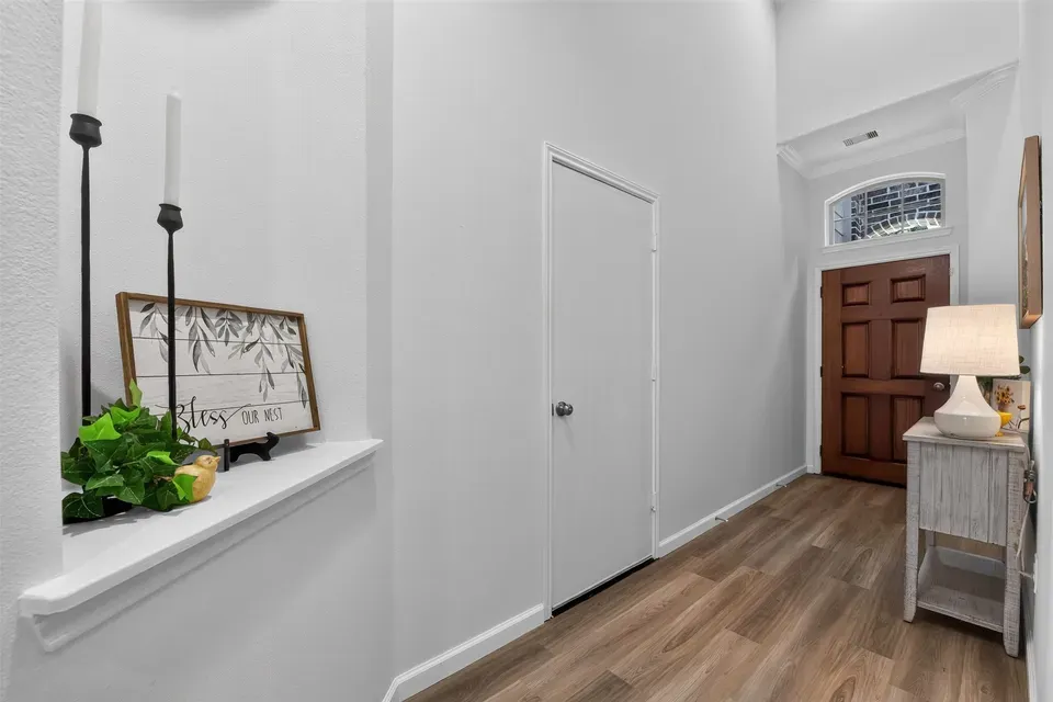 4 Bed 2 Bath Established Contemporary Home in League City, TX - 4