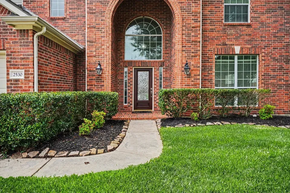 4 Bed 2 Bath Established Contemporary Home in League City, TX - 5