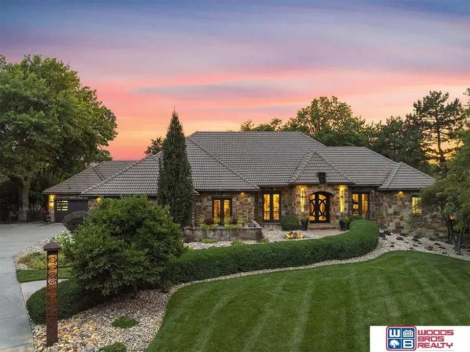 4 Bed 2 Bath Established Contemporary Home in Lincoln, NE - 5