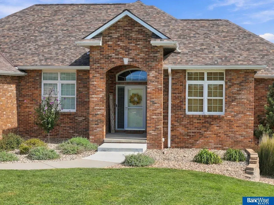 4 Bed 2 Bath Established Contemporary Home in Lincoln, NE - 3