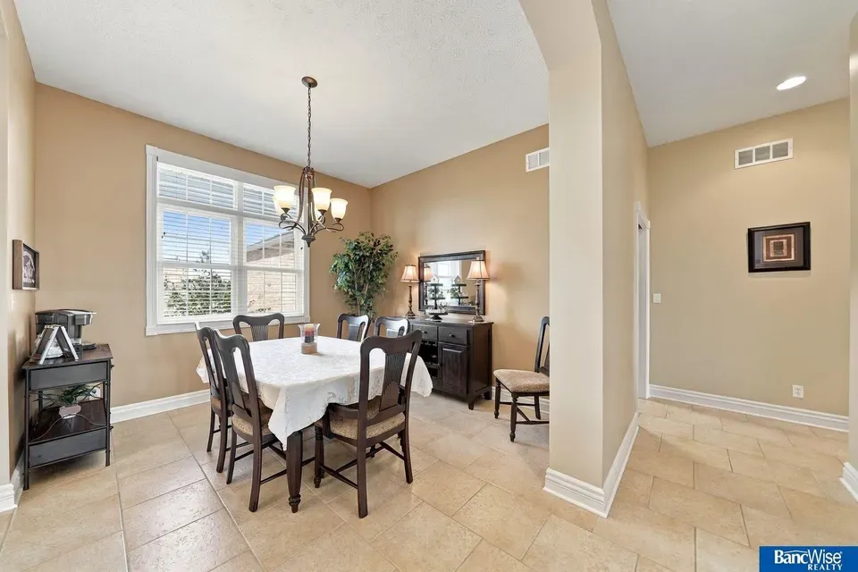 4 Bed 2 Bath Established Contemporary Home in Lincoln, NE - 5