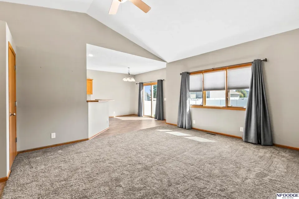 4 Bed 2 Bath Established Contemporary Home in Lincoln, NE - 5