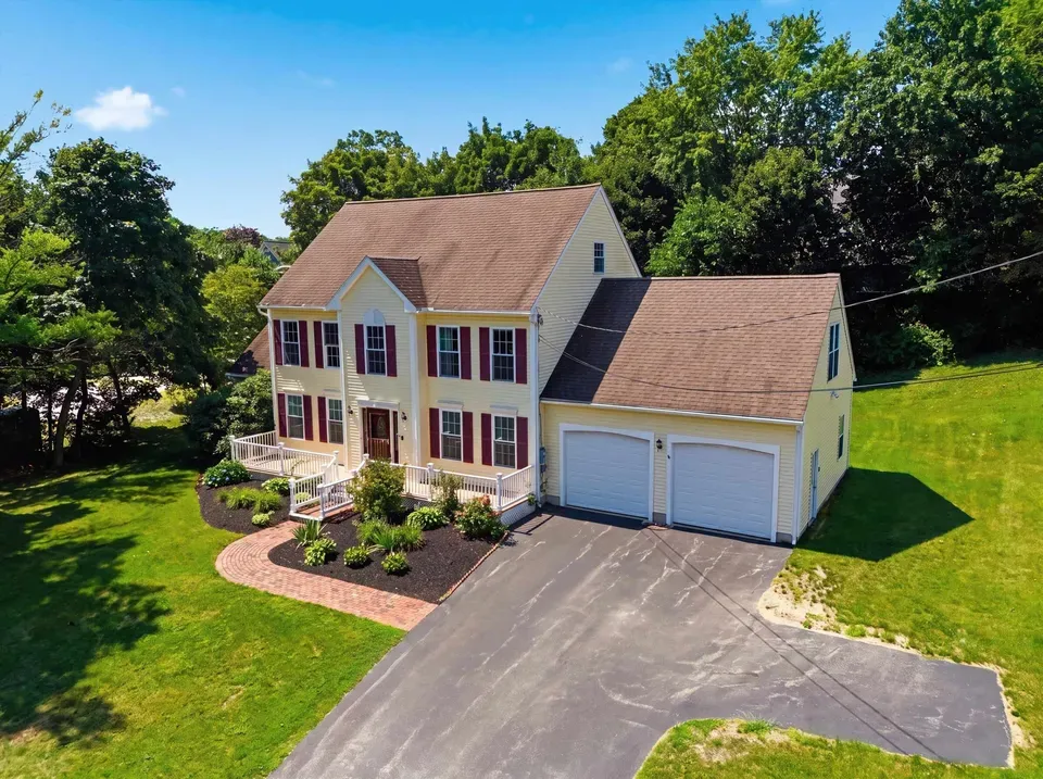 4 Bed 2 Bath Established Contemporary Home in Manchester, NH - 3