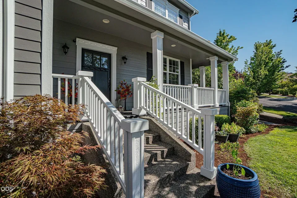 4 Bed 2 Bath Established Contemporary Home in Medford, OR - 5