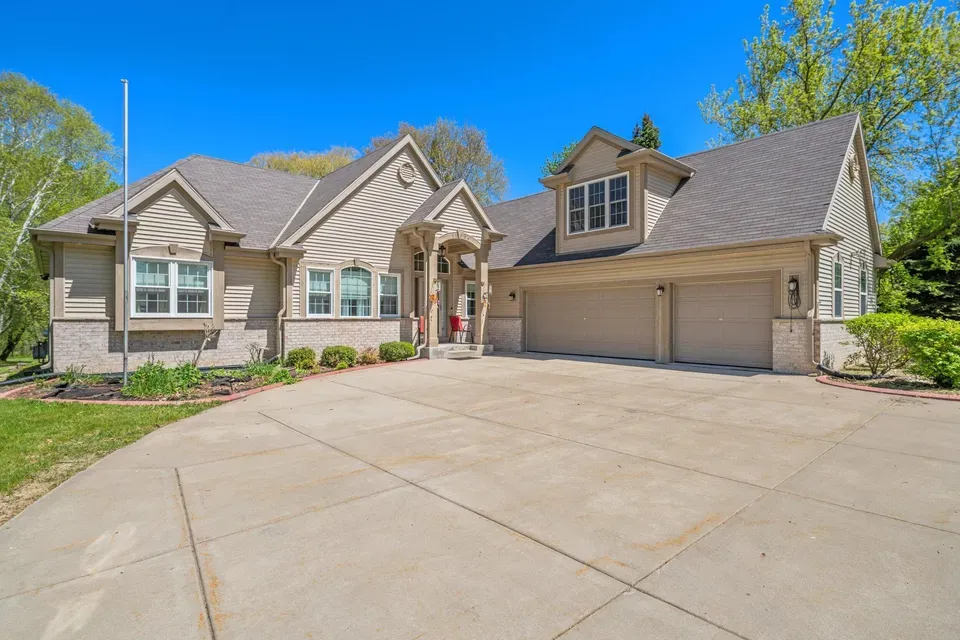 4 Bed 2 Bath Established Contemporary Home in Milwaukee, WI - 1