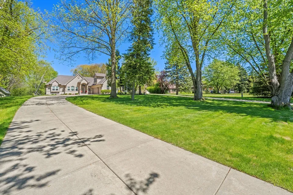 4 Bed 2 Bath Established Contemporary Home in Milwaukee, WI - 3